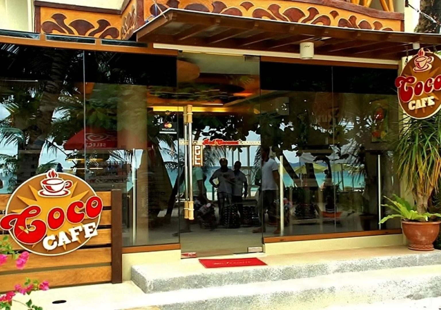 Red Coconut Beach Hotel