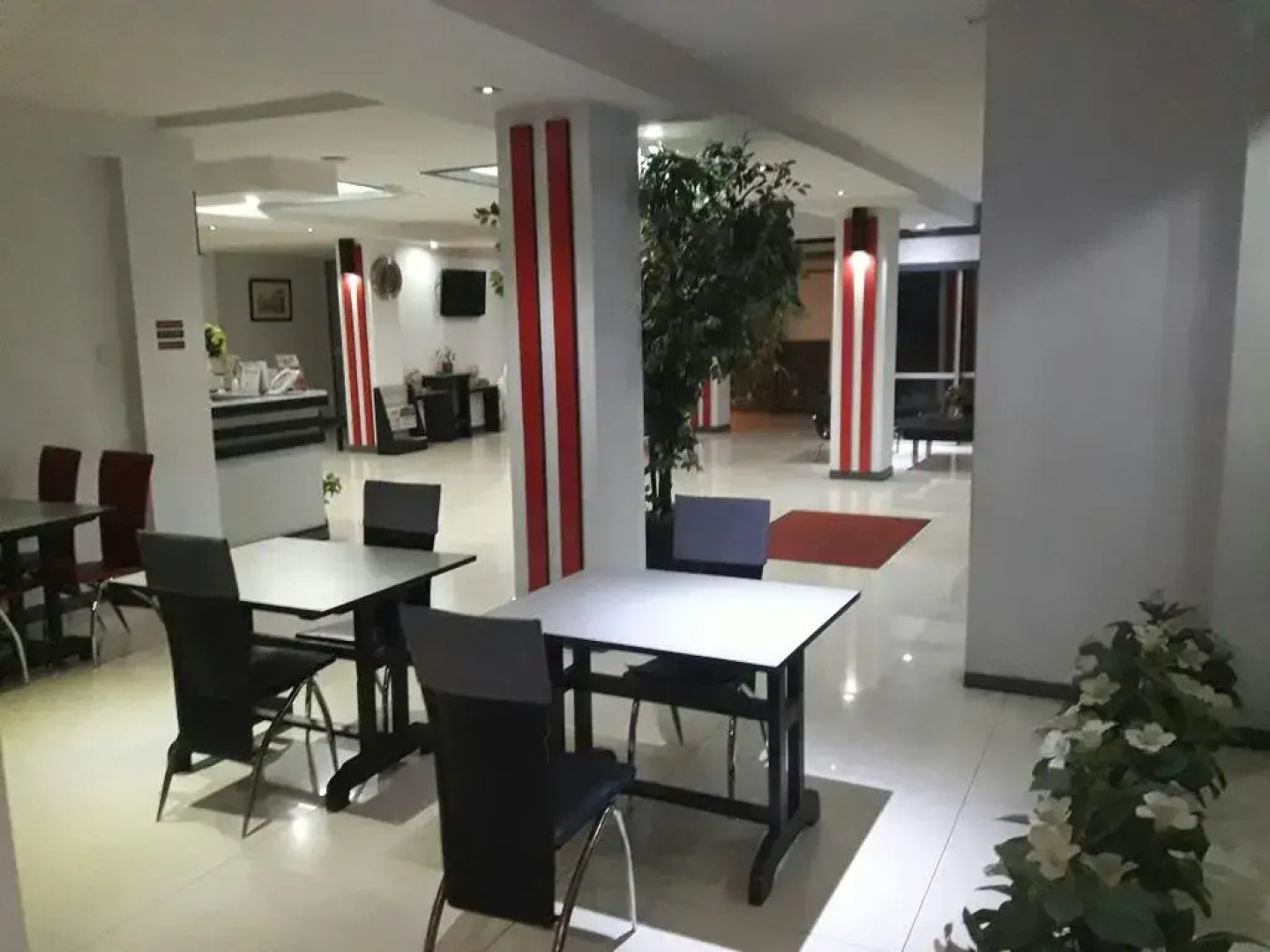 OYO 1318 Hotel Prince Boulevard