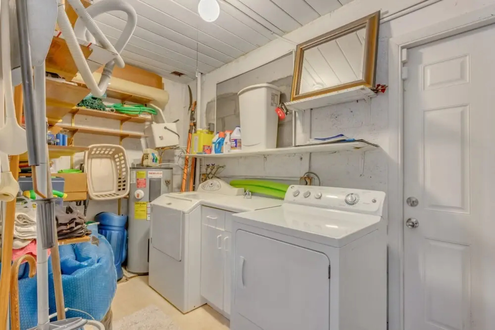 Shangri-la 3 Bedroom Home by RedAwning