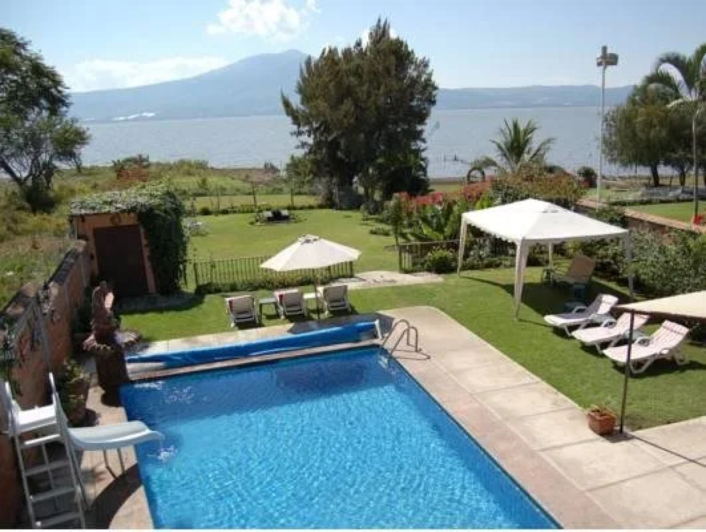 La Puerta Violeta Guest House & Spa