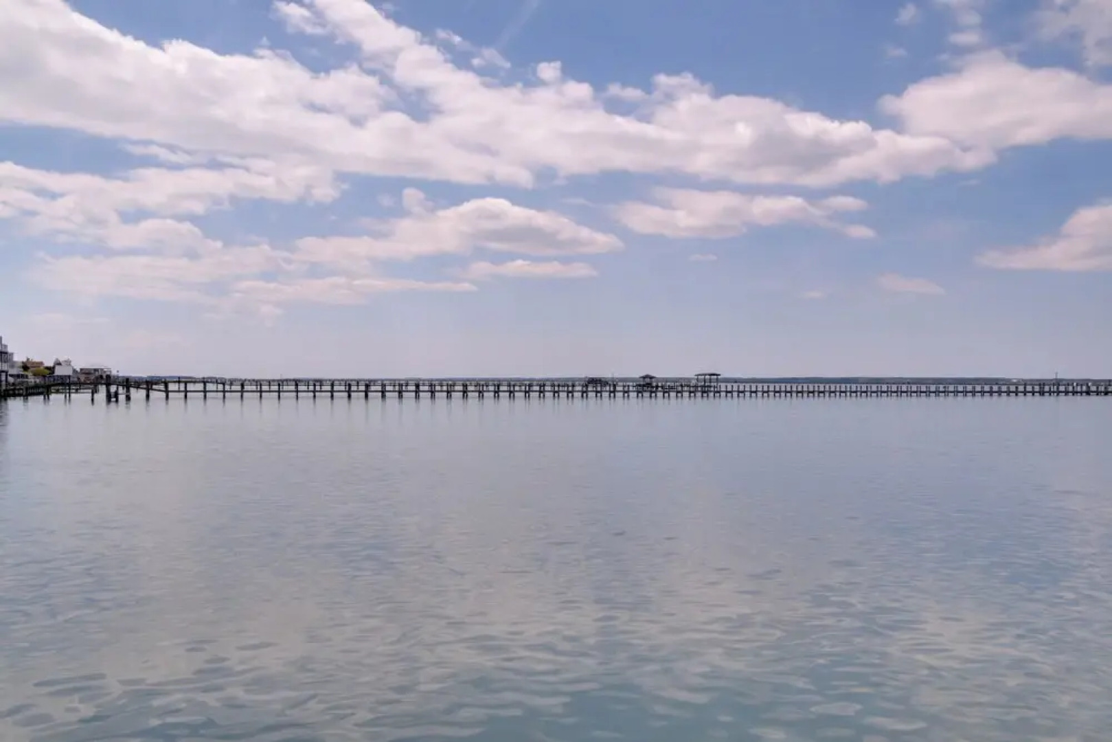 Bayfront Chincoteague Getaway w/ Fire Pit!