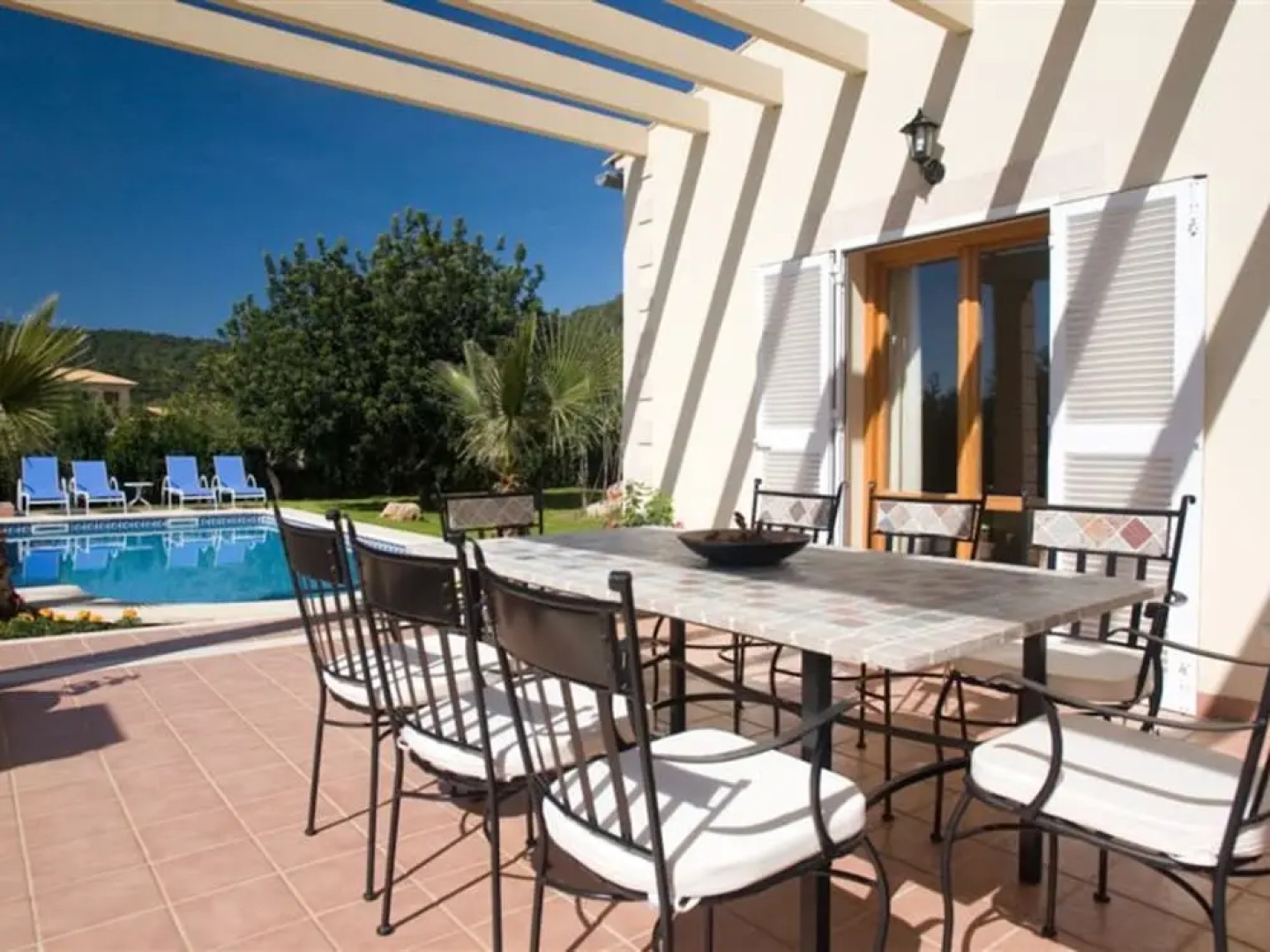 Quaint Villa with Jacuzzi in Sa Pobla