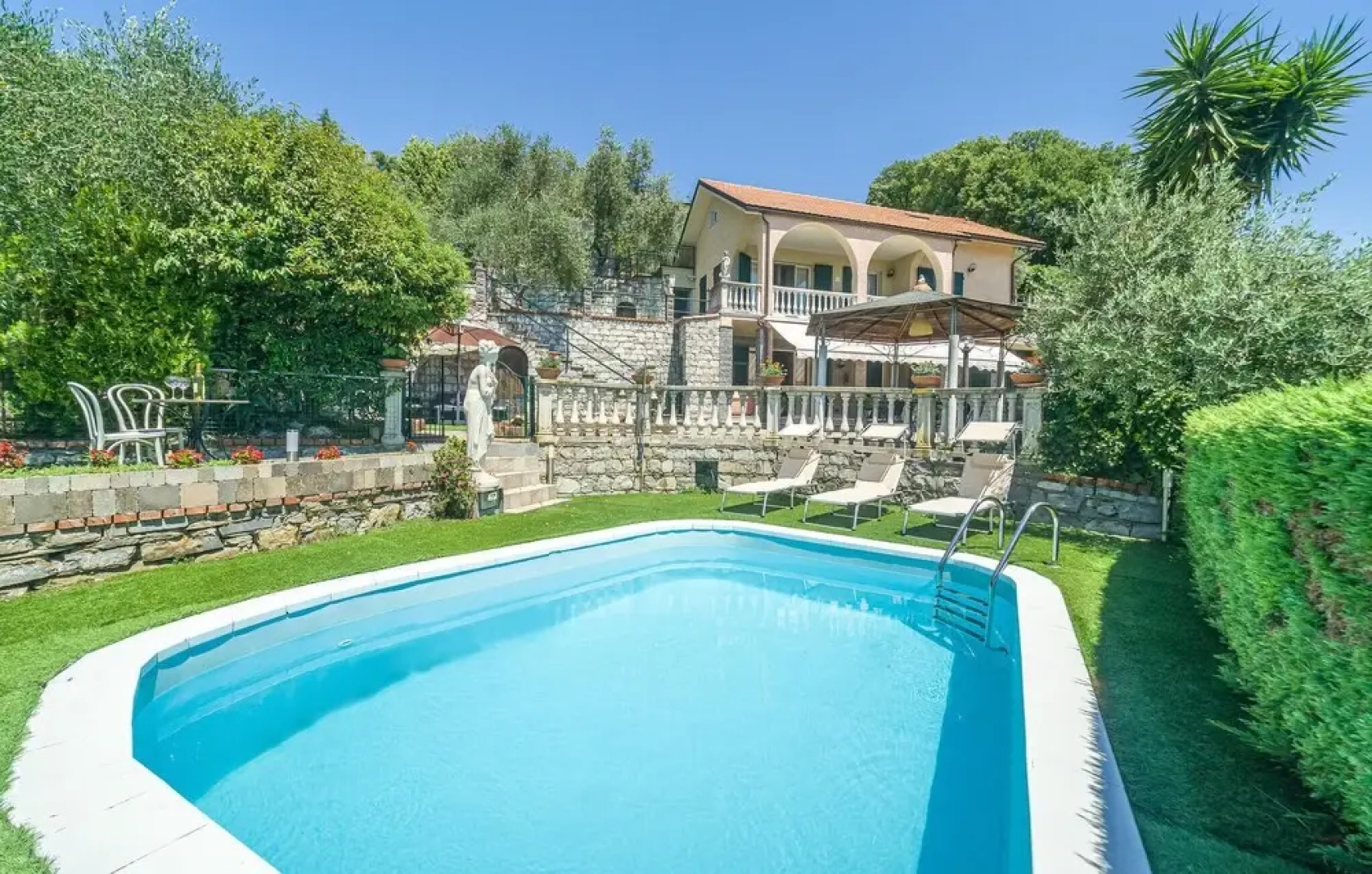 Amazing Home in Chiavari With Outdoor Swimming Pool, 5 Bedrooms and Wifi