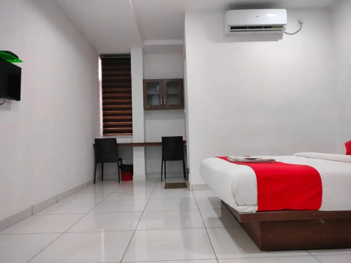 Kings Fort Rooms Thrippunithura