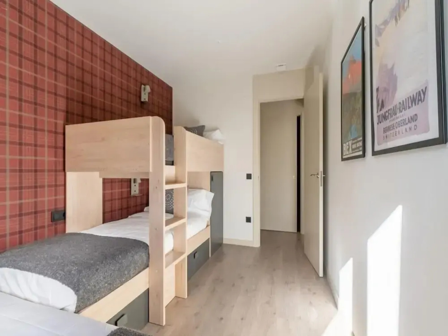 Stone Home in Benasque Near Scenic Lake