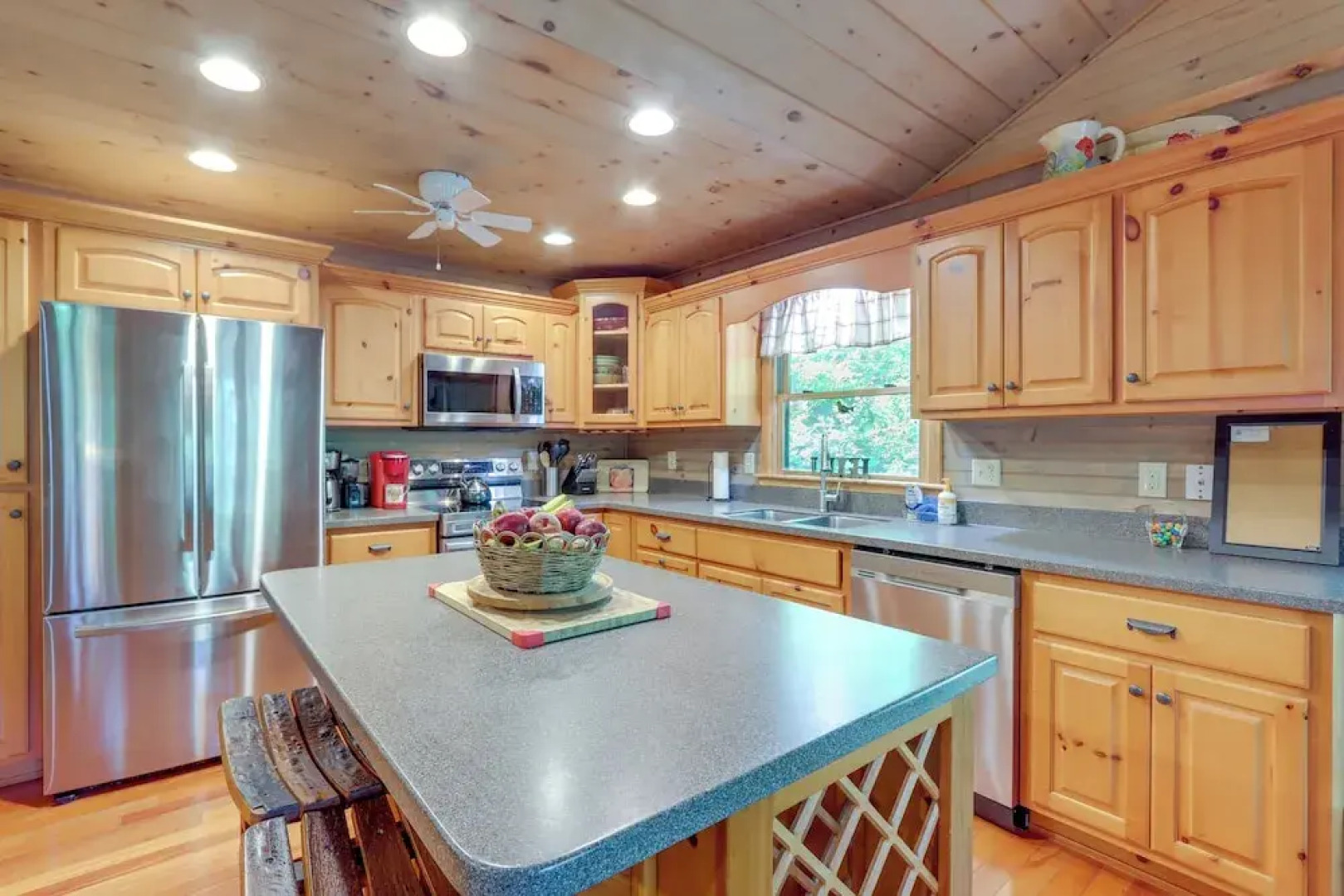 Hot Tub, Decks & Creek Access: Mccaysville Cabin!