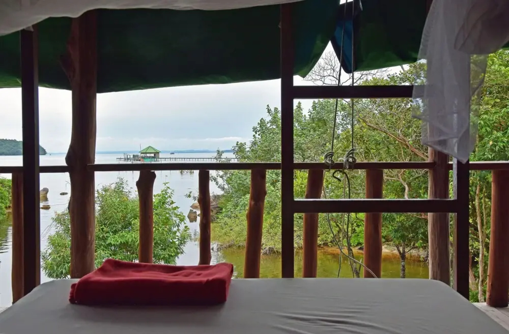 Mad Monkey Koh Rong Samloem