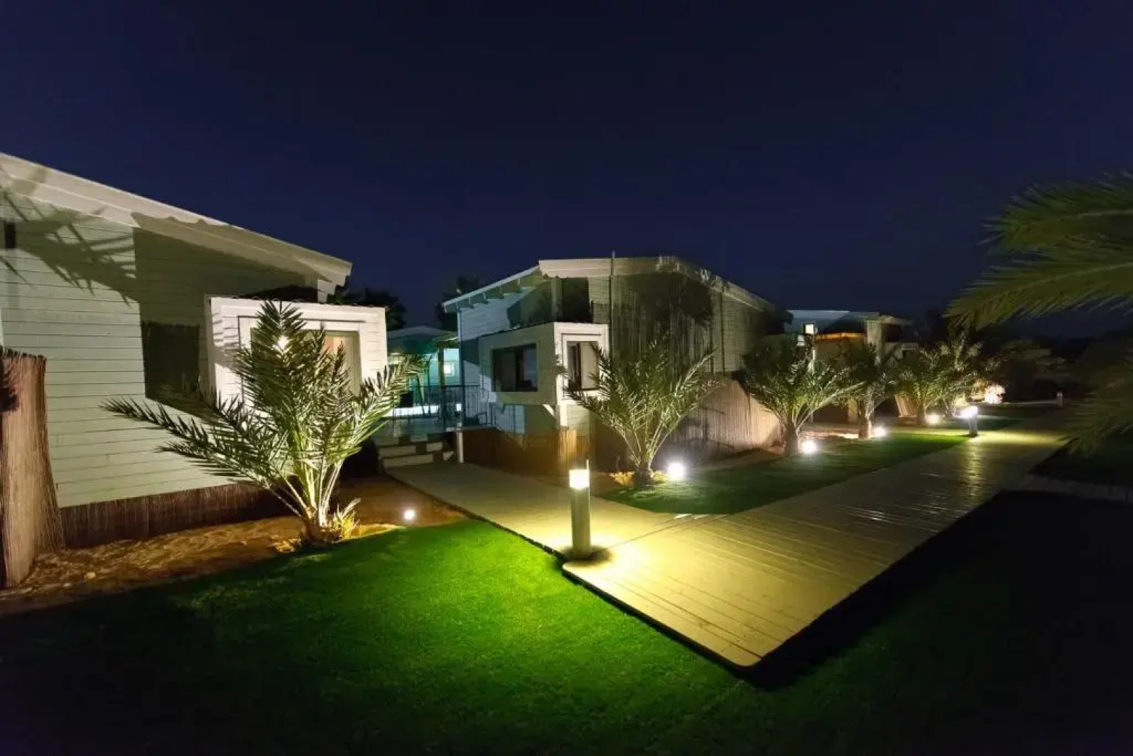 Somewhere - Chalets in the Arava