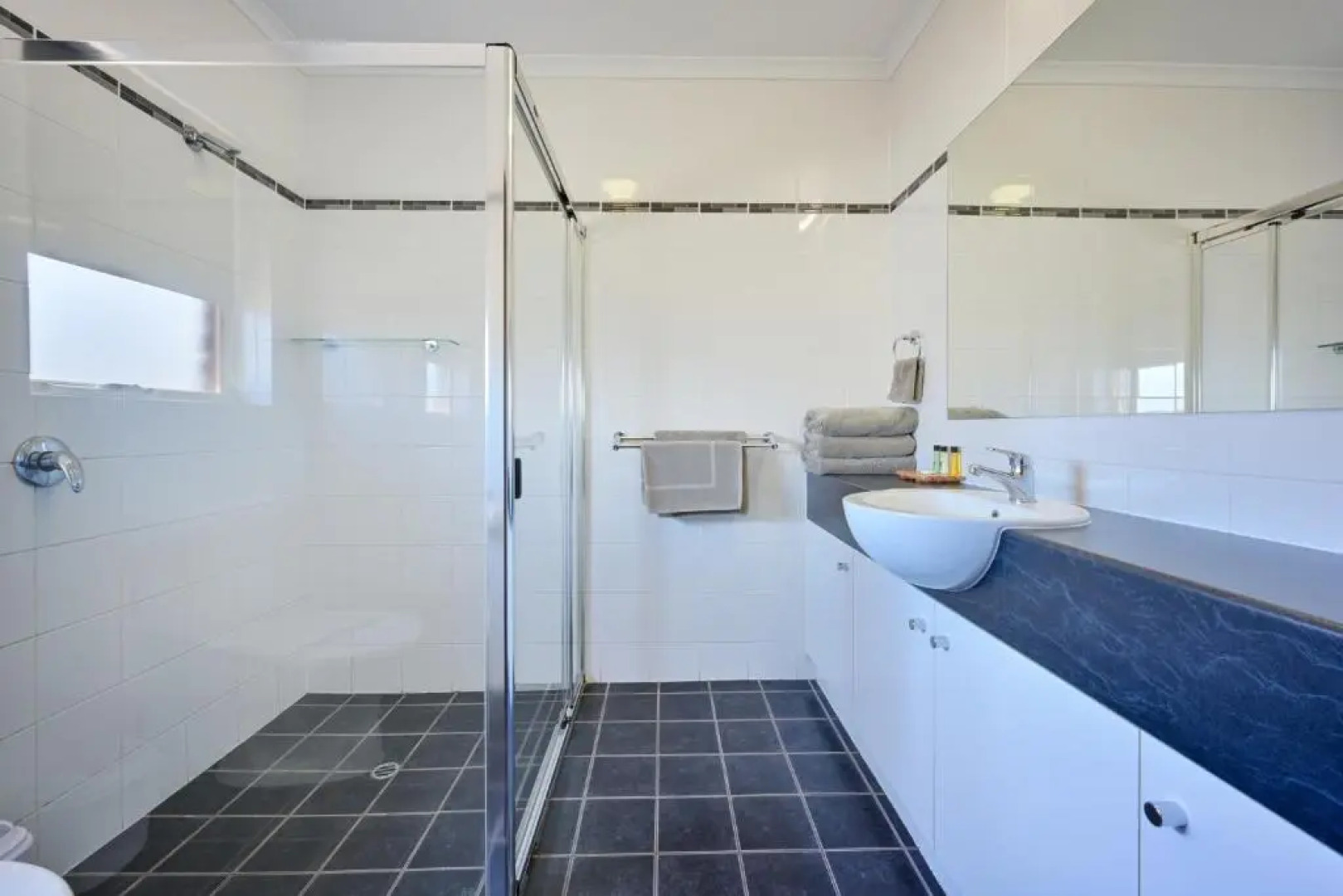 Westland Hotel Motel