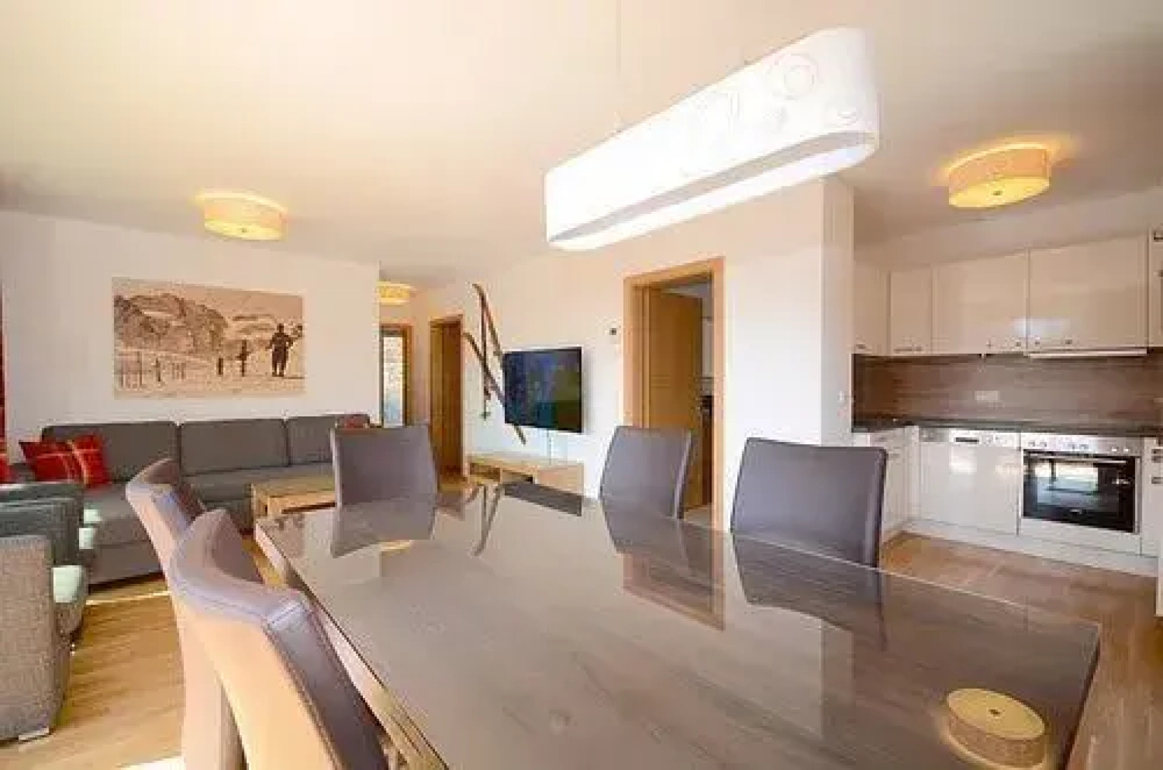 Zell Lake View & City Apartments