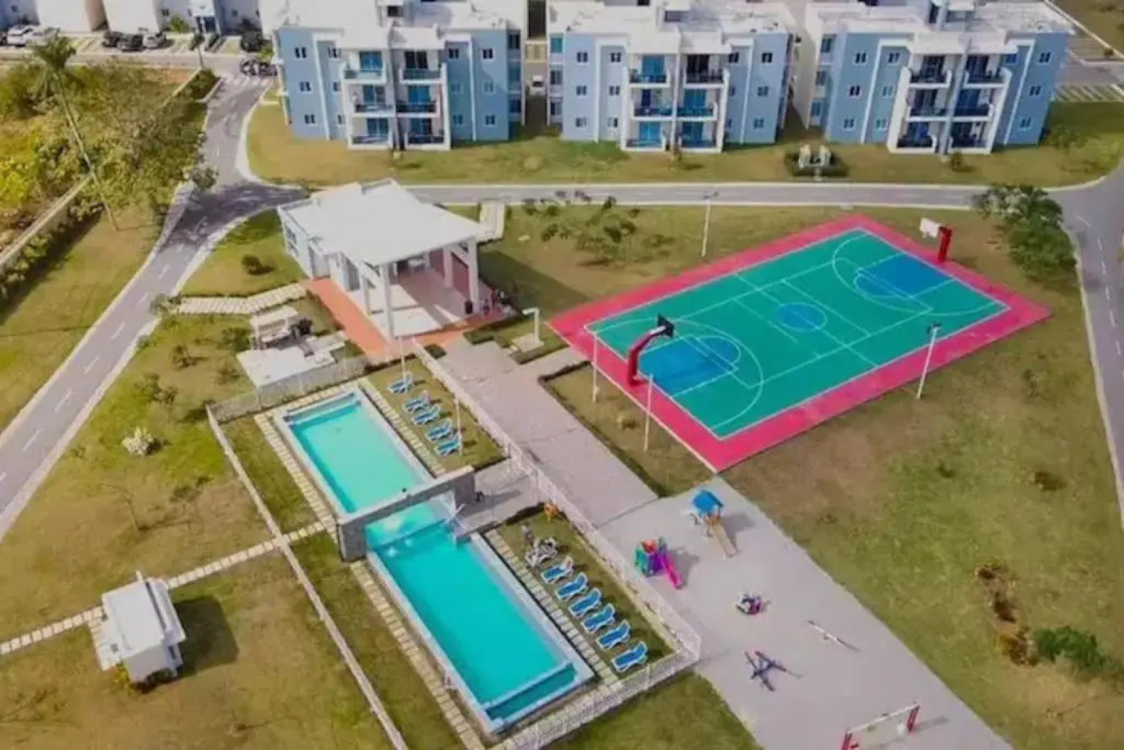 Amazing apartment in thecity 30mins from the beach