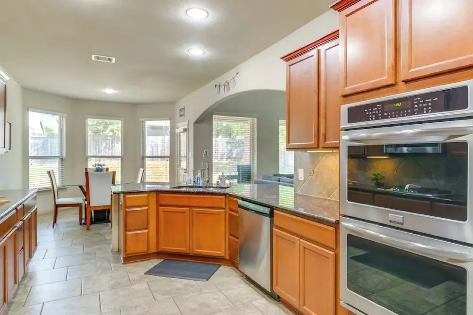 < 1 Mi to Lake Conroe: Home w/ Furnished Patio!