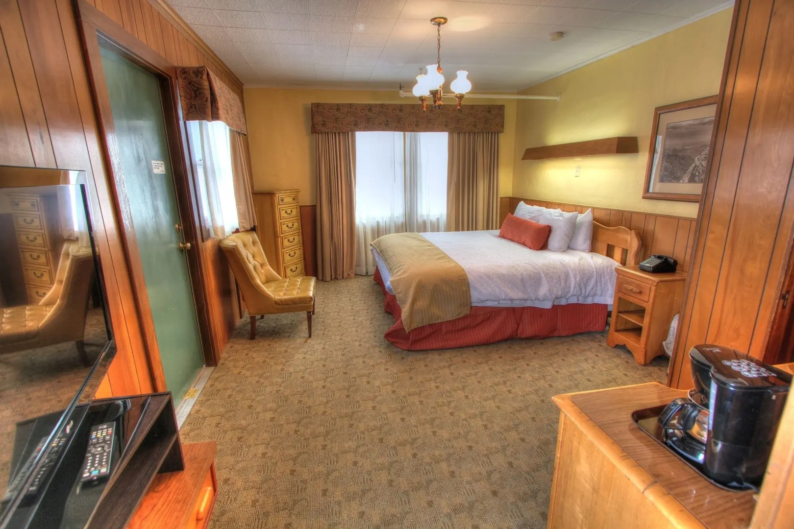 The Historic Gatlinburg Inn