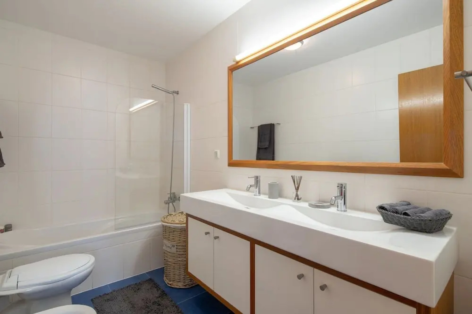 Paul Sunset Apartment