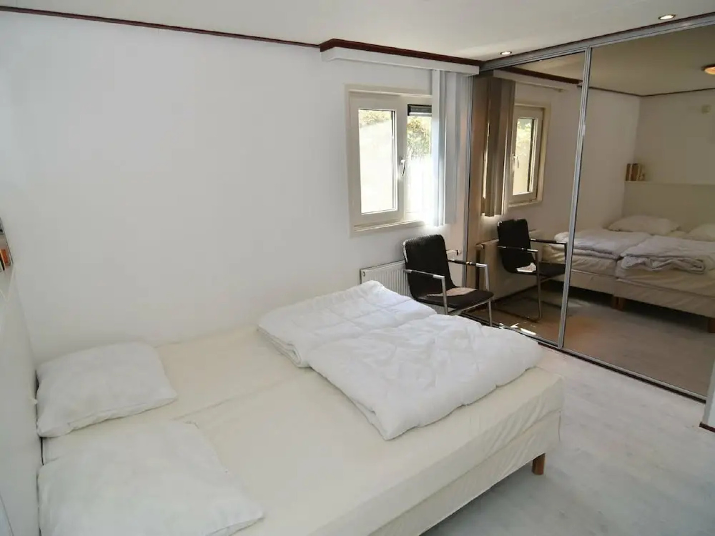 Adapted Chalet With Dishwasher, 3.5km From the sea in Egmond