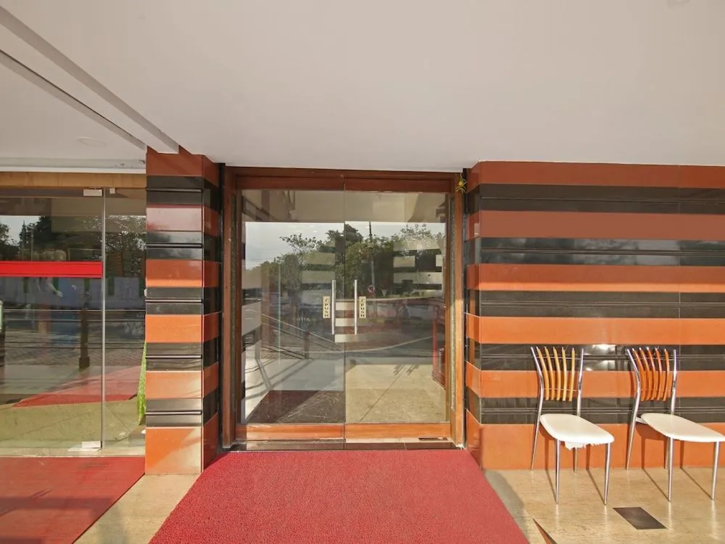 Oyo 30562 Ni Ambaari Elite