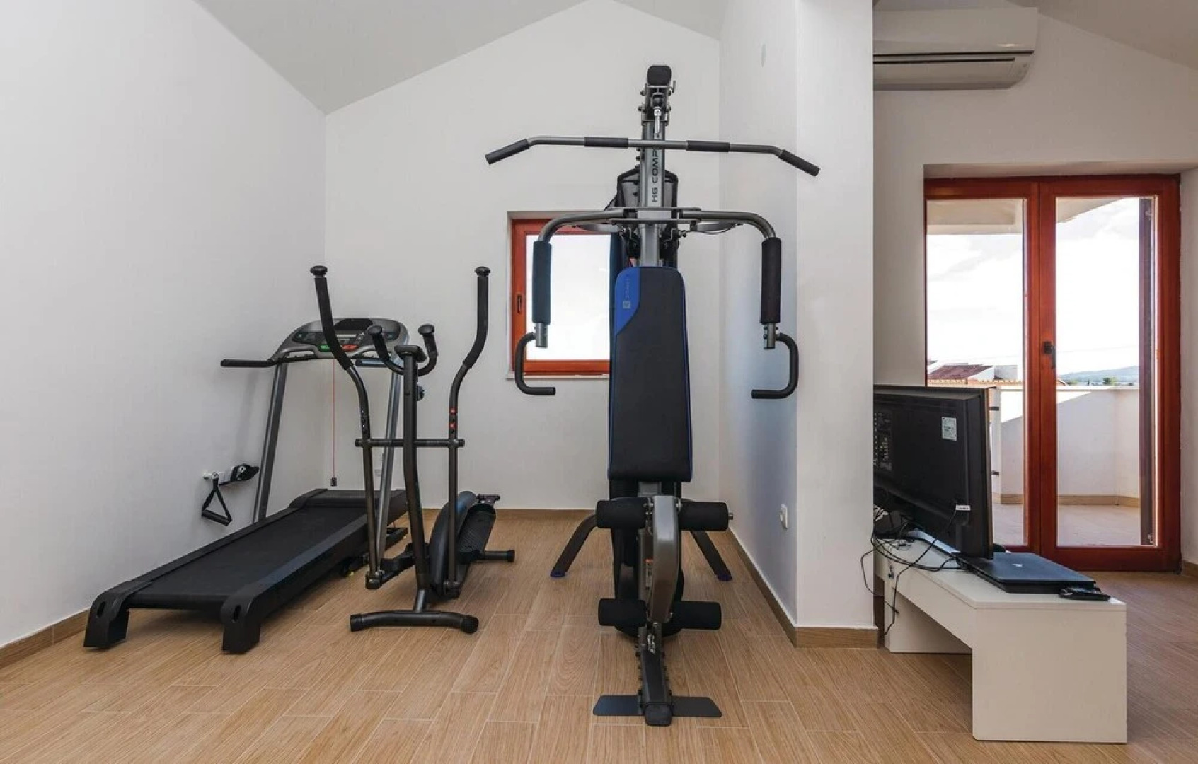 Awesome Home in Sv Filip i Jakov With Sauna, Wifi and 5 Bedrooms