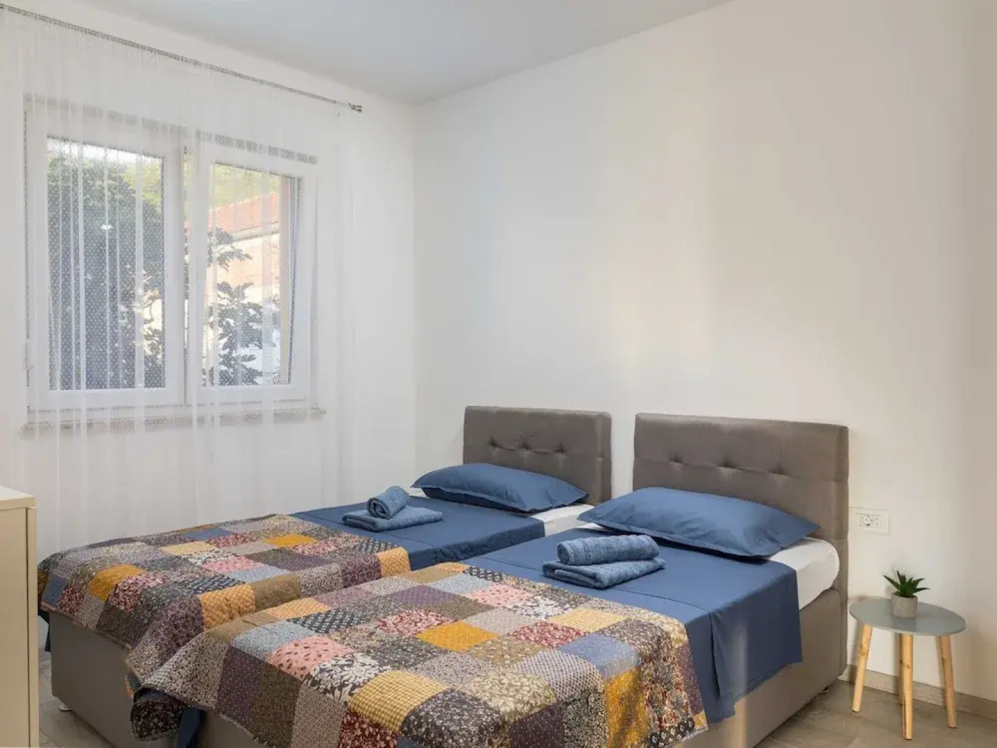 Apartment Why Not - Two Bedroom Apartment With Balcony