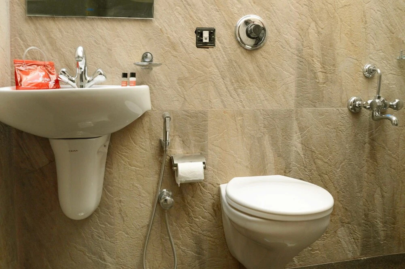 OYO 3422 Hotel Golden Berry