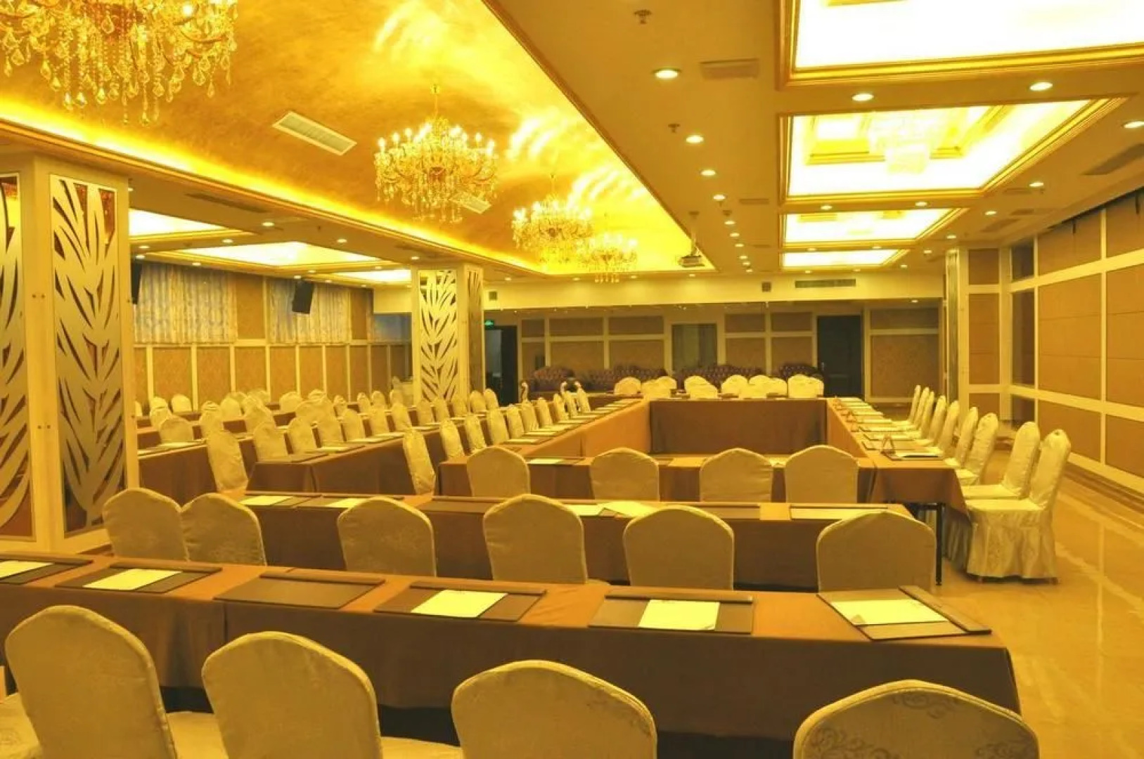 Manhattan International Hotel