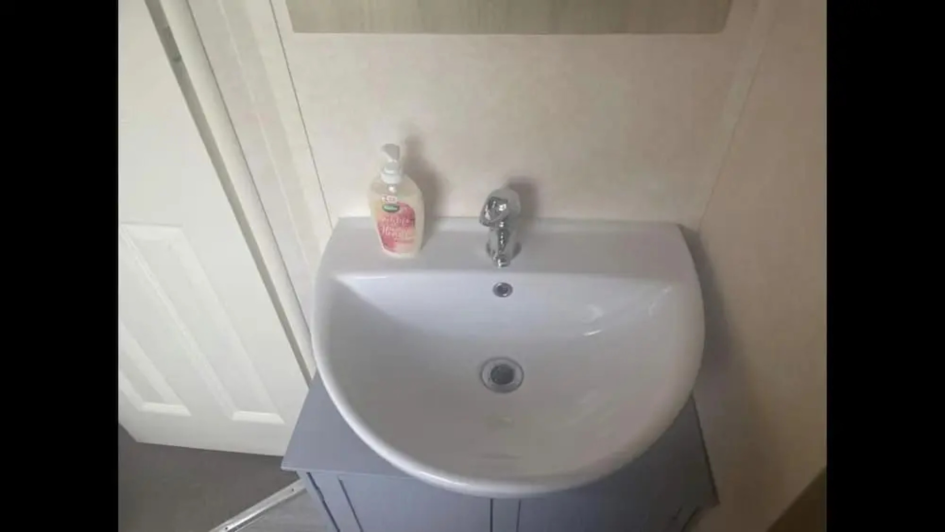 Pets Stay Free 2 Bedroom Caravan at Heacham Beach