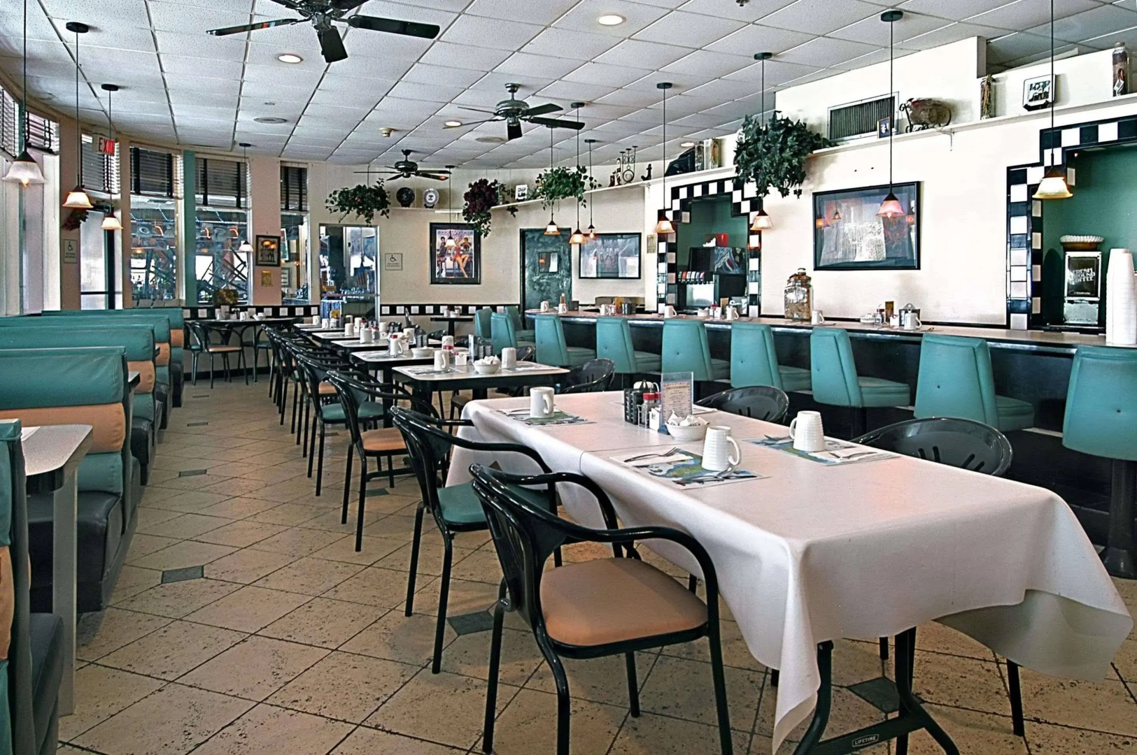 Days Hotel - Thunderbird Beach Resort