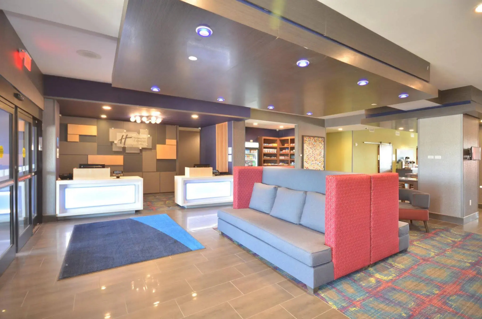 Holiday Inn Express & Suites Oklahoma City Mid - Arpt Area by IHG