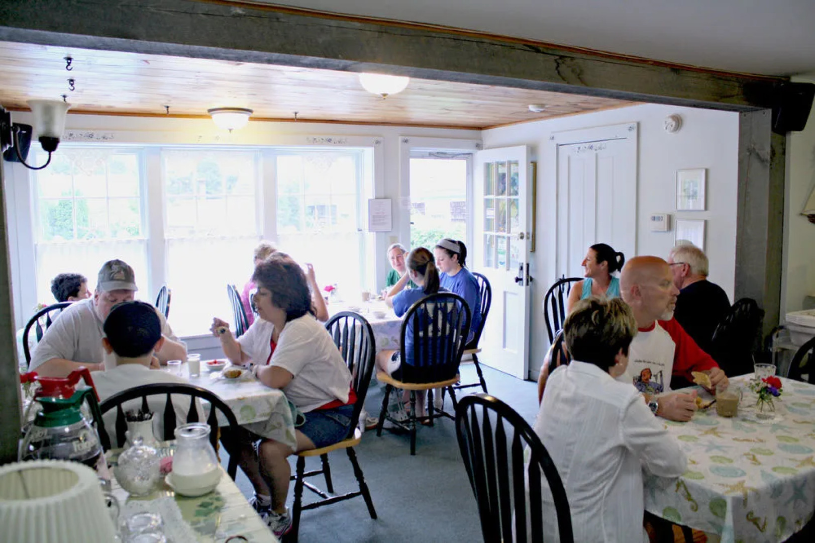 Allen Harbor Breeze Inn & Gardens