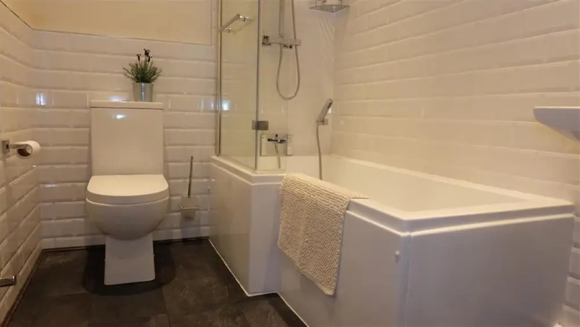 The Moorlands Suite - Premier Serviced Accommodation