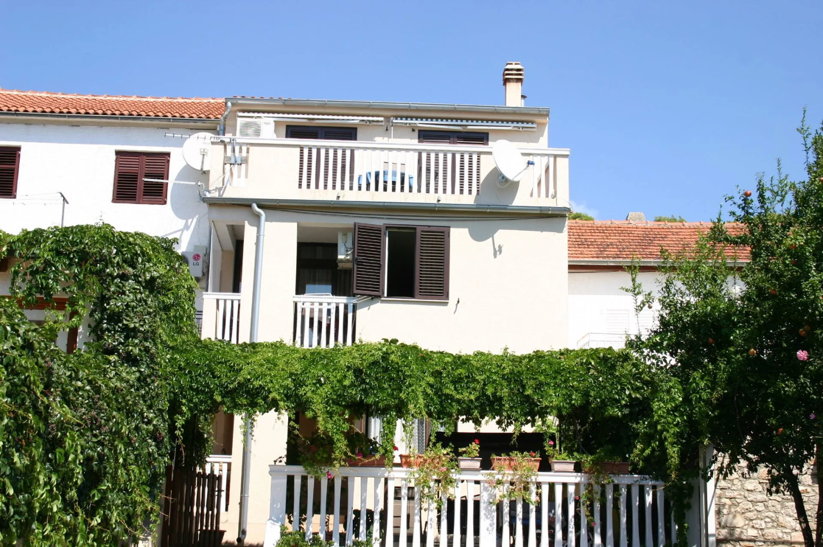 Apartment Tome - sea view : A1 Tisno, Island Murter