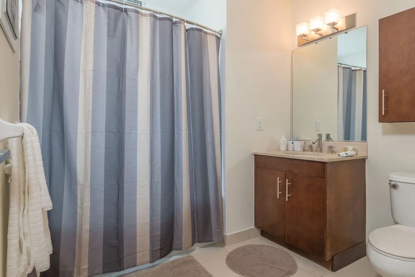 Home Away Luxury Apartments at Washington