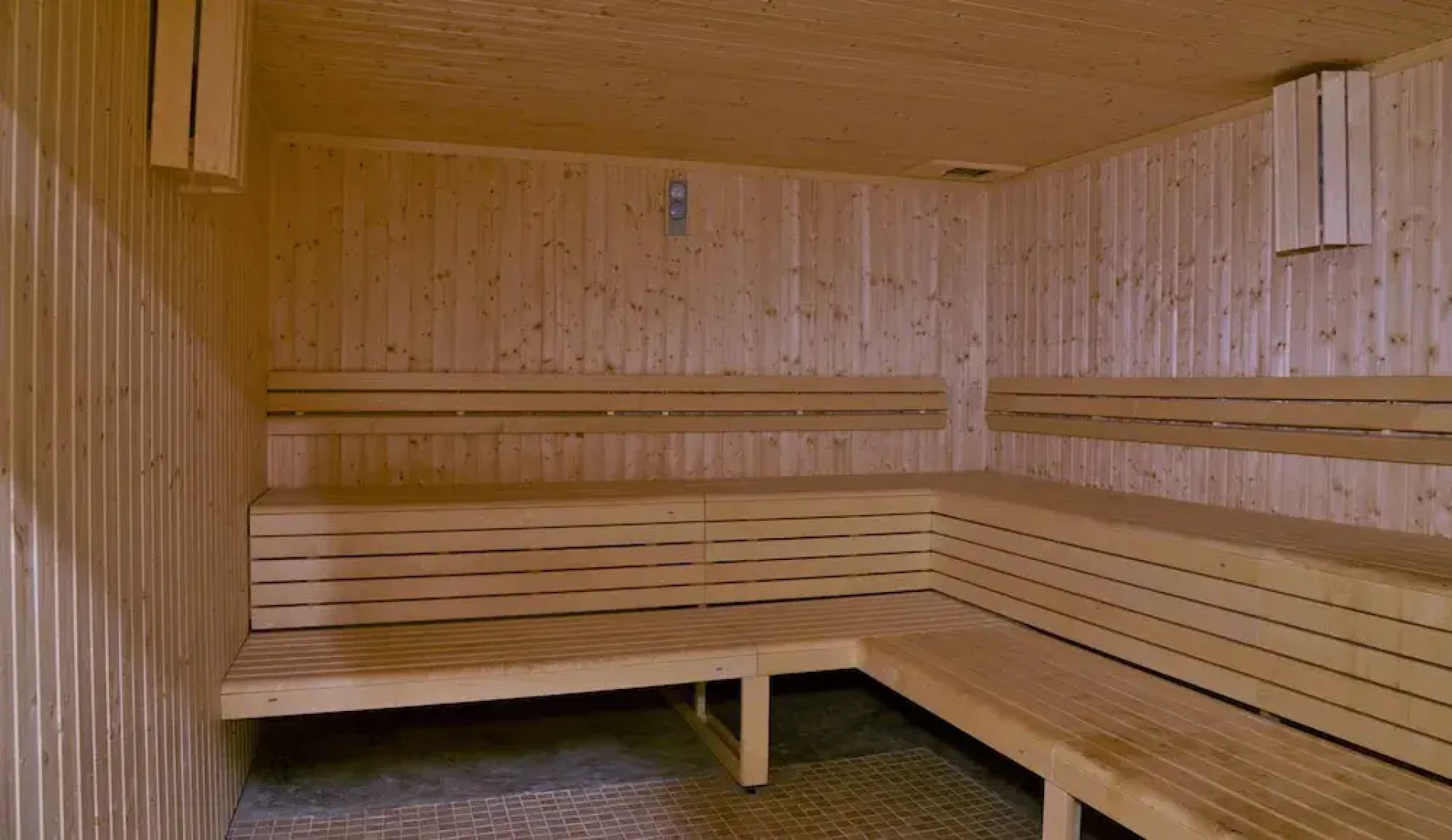 Mantis EPIC Hotel & Suites