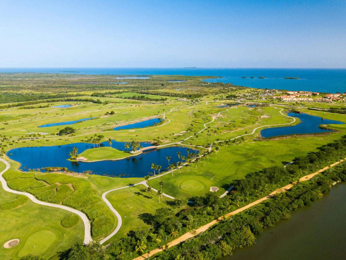 Lovely apartment with laundry & Parking