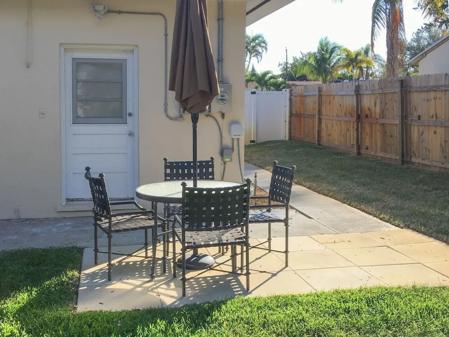 New Listing! Tropical Getaway - 5 Minutes To Beach 2 Bedroom Home