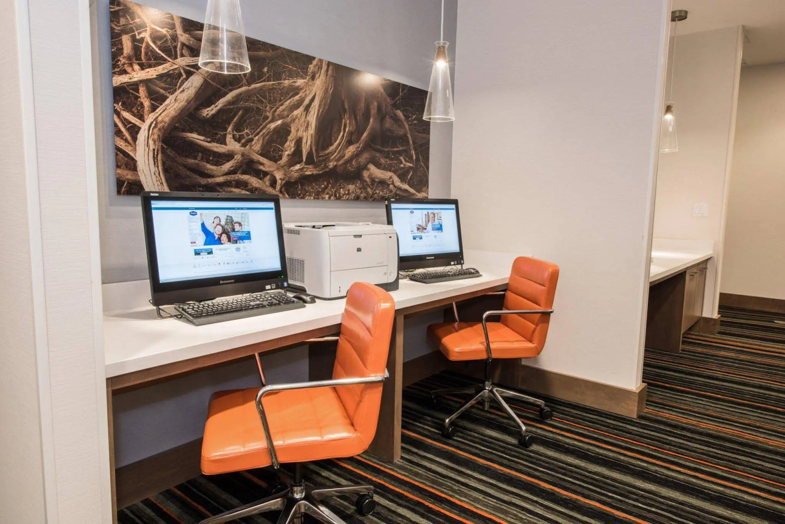 Holiday Inn Express-Western Avenue University