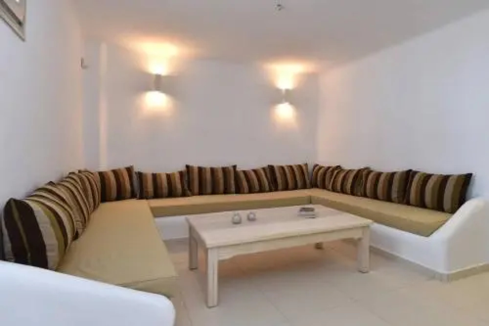 Villa Moonlight · Exquisite Villa for 10 with Pool, Helipad