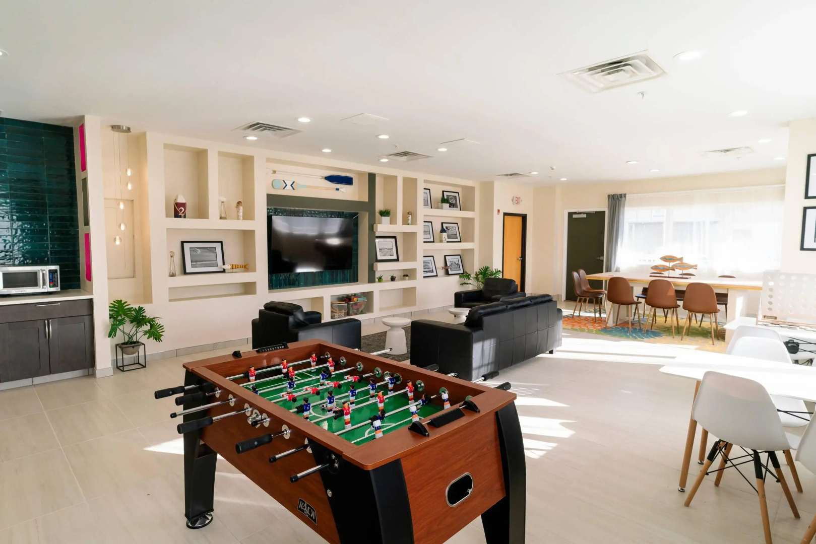 Gateway Hotel & Suites, an Ascend Collection Hotel