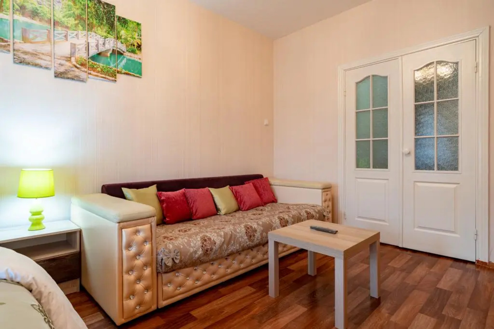 Пять звезд на Мира 94