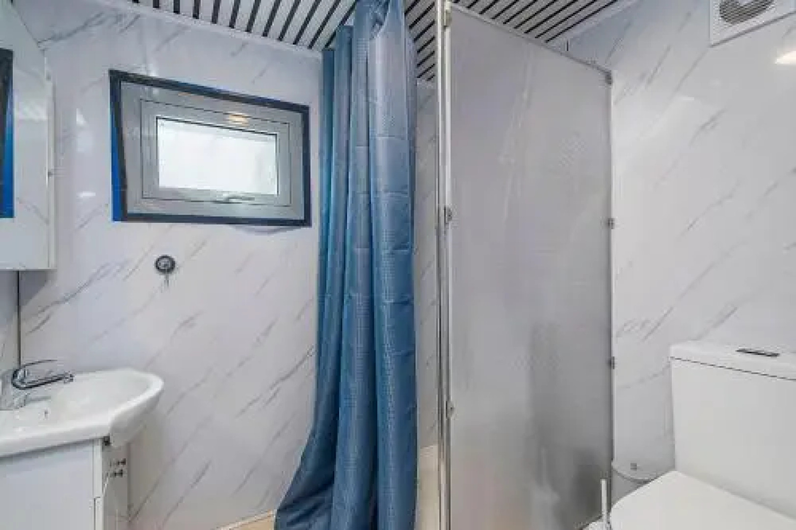 BANYANDAH 557 Ocean Drive NH