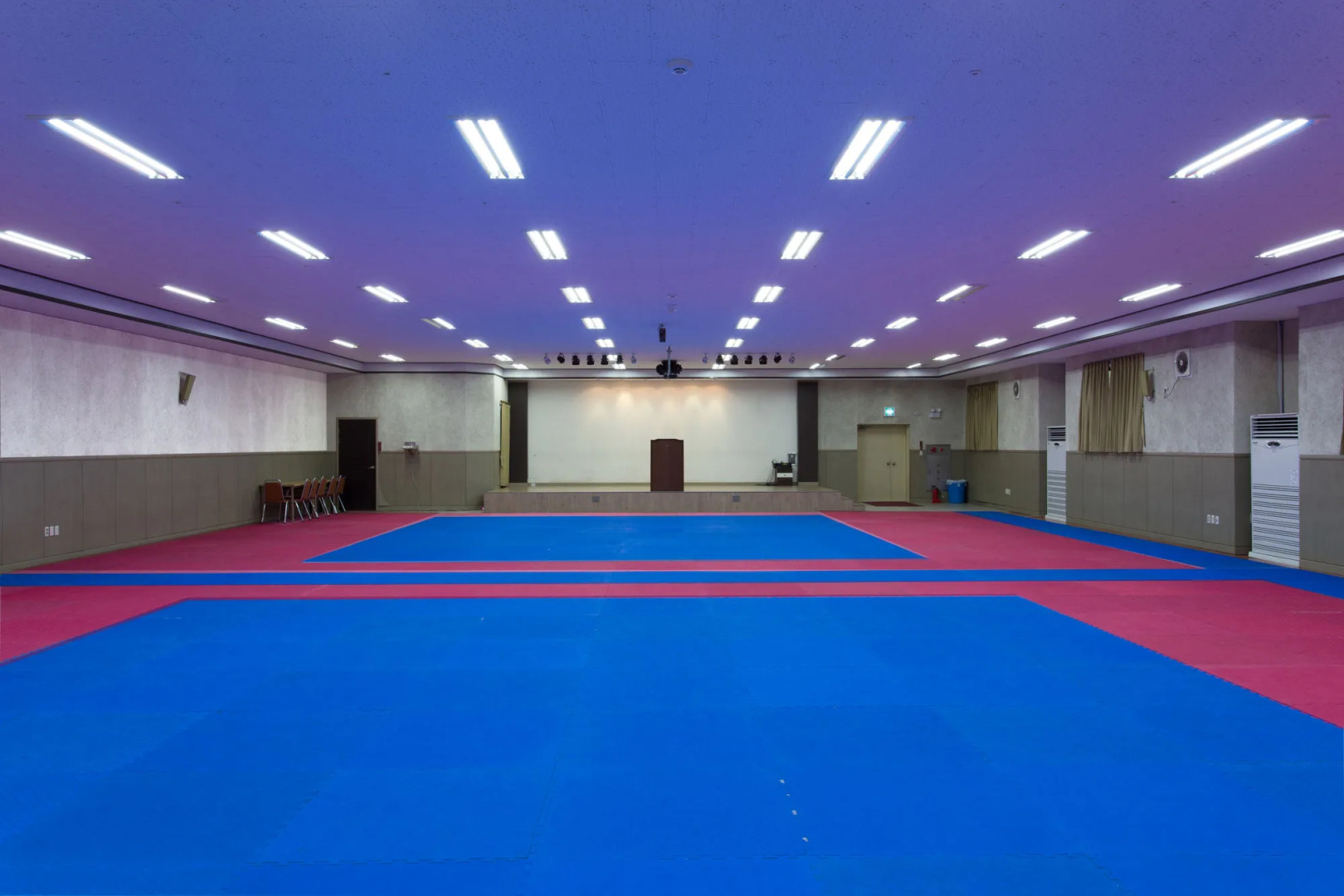 Whinstone Hotel and Resort