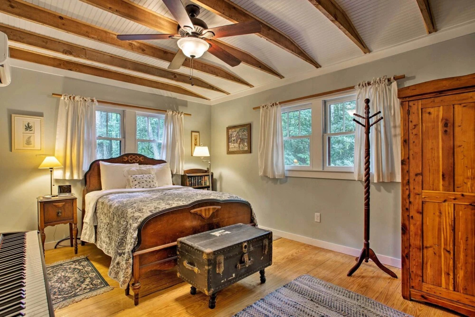 Asheville-area Cabin w/ Fire Pit & Forest Views