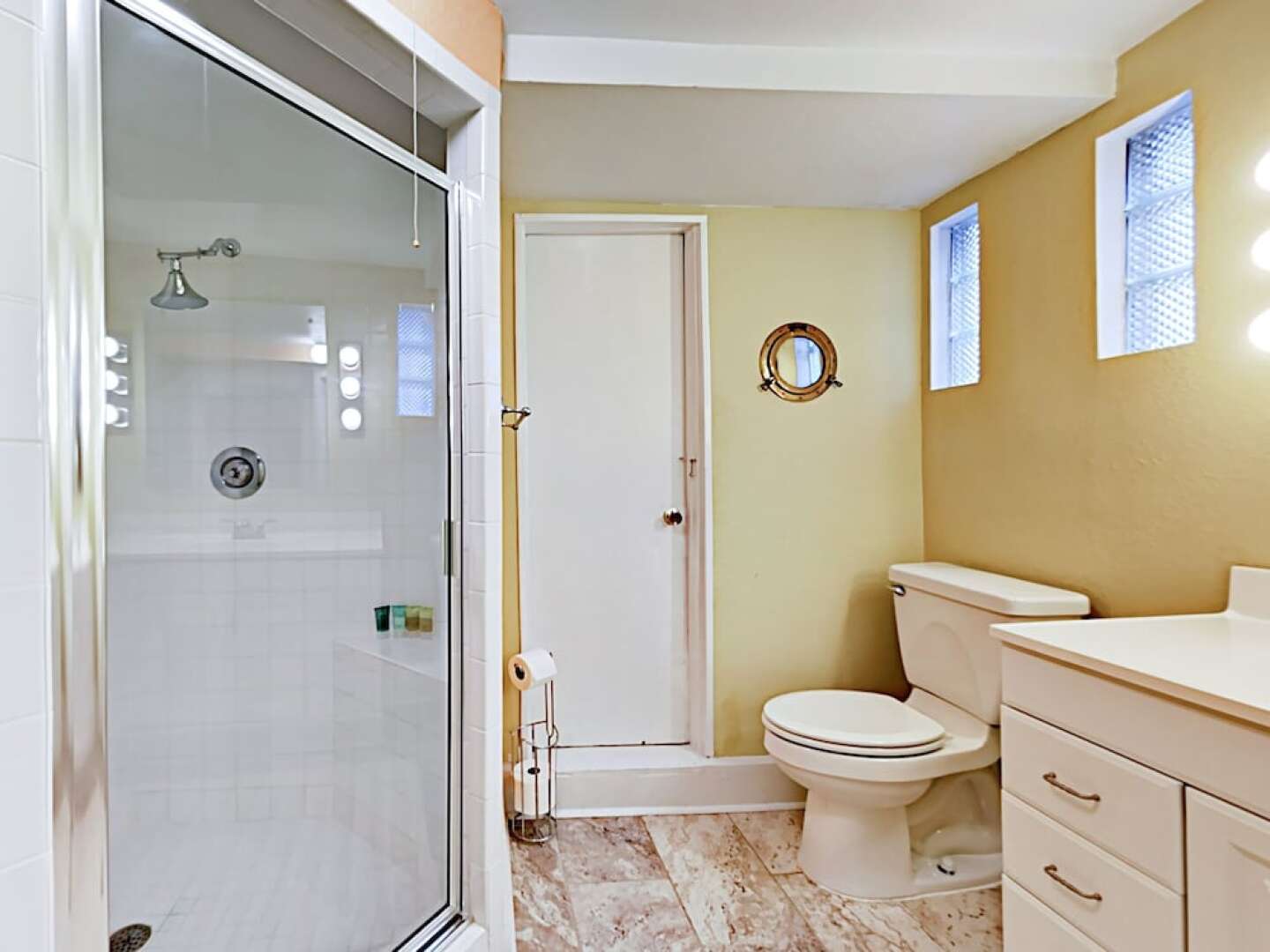 Huge Lake Travis - 4 Bedroom Home