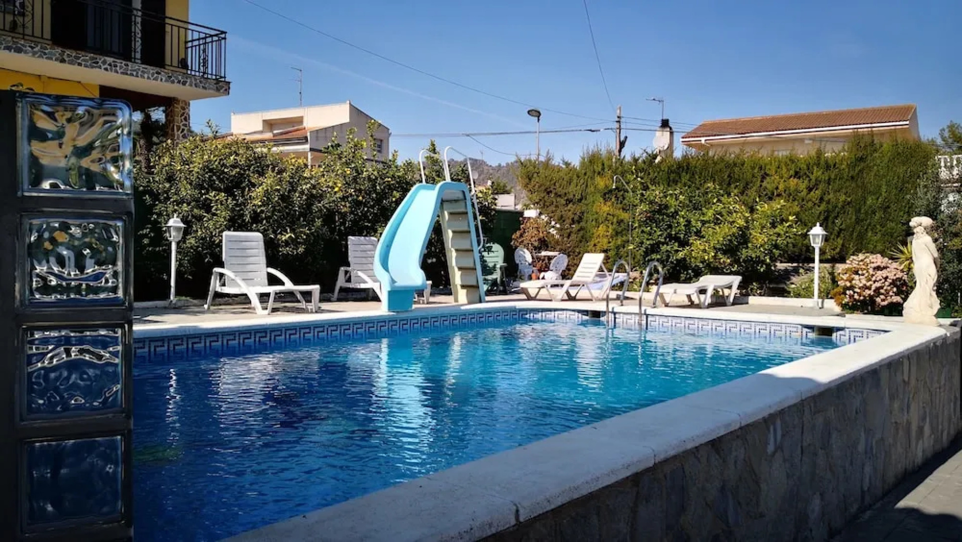 Casa con gran piscina privada