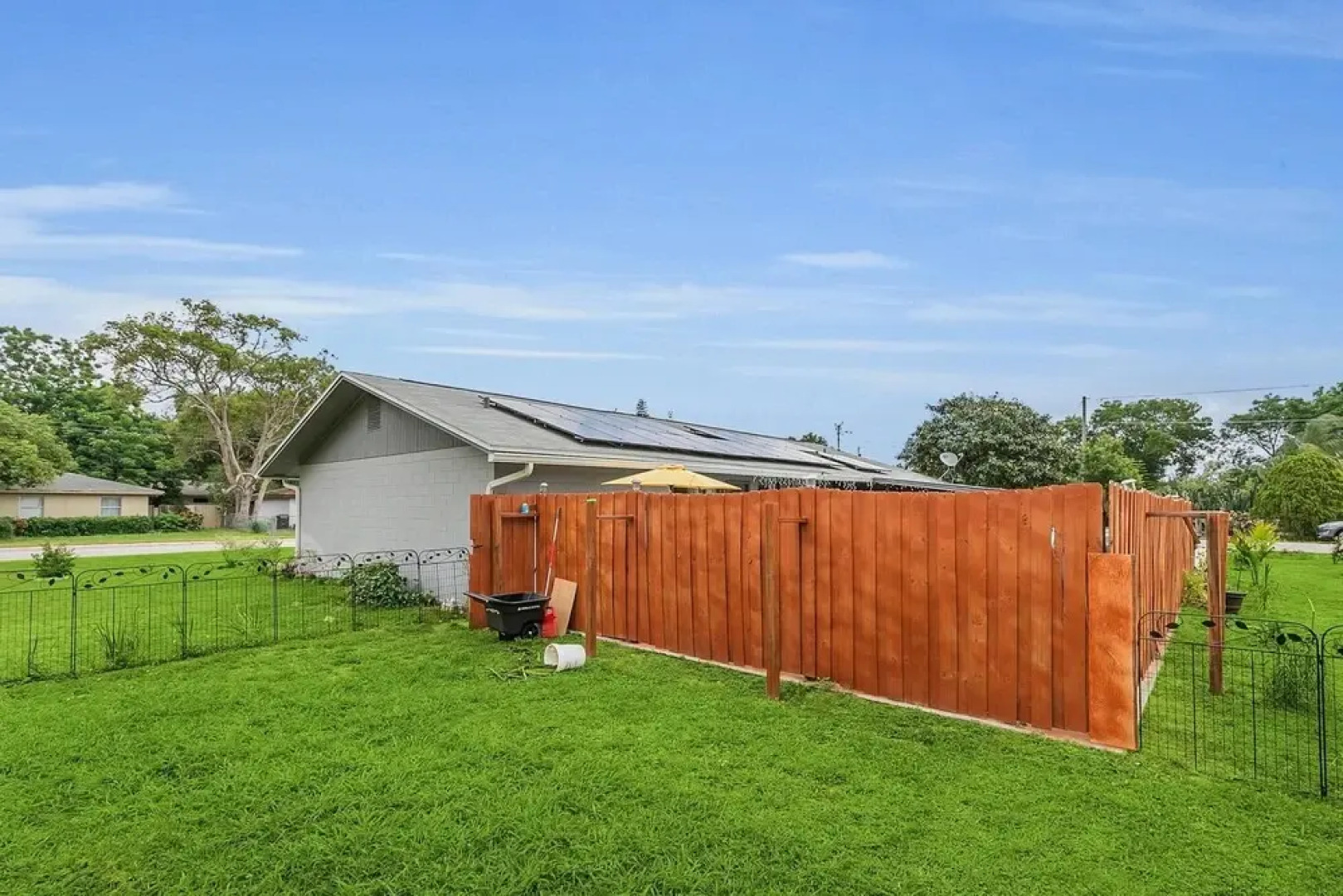 Charming Pool Home Minutes From Downtown Orlando and Winter Garden