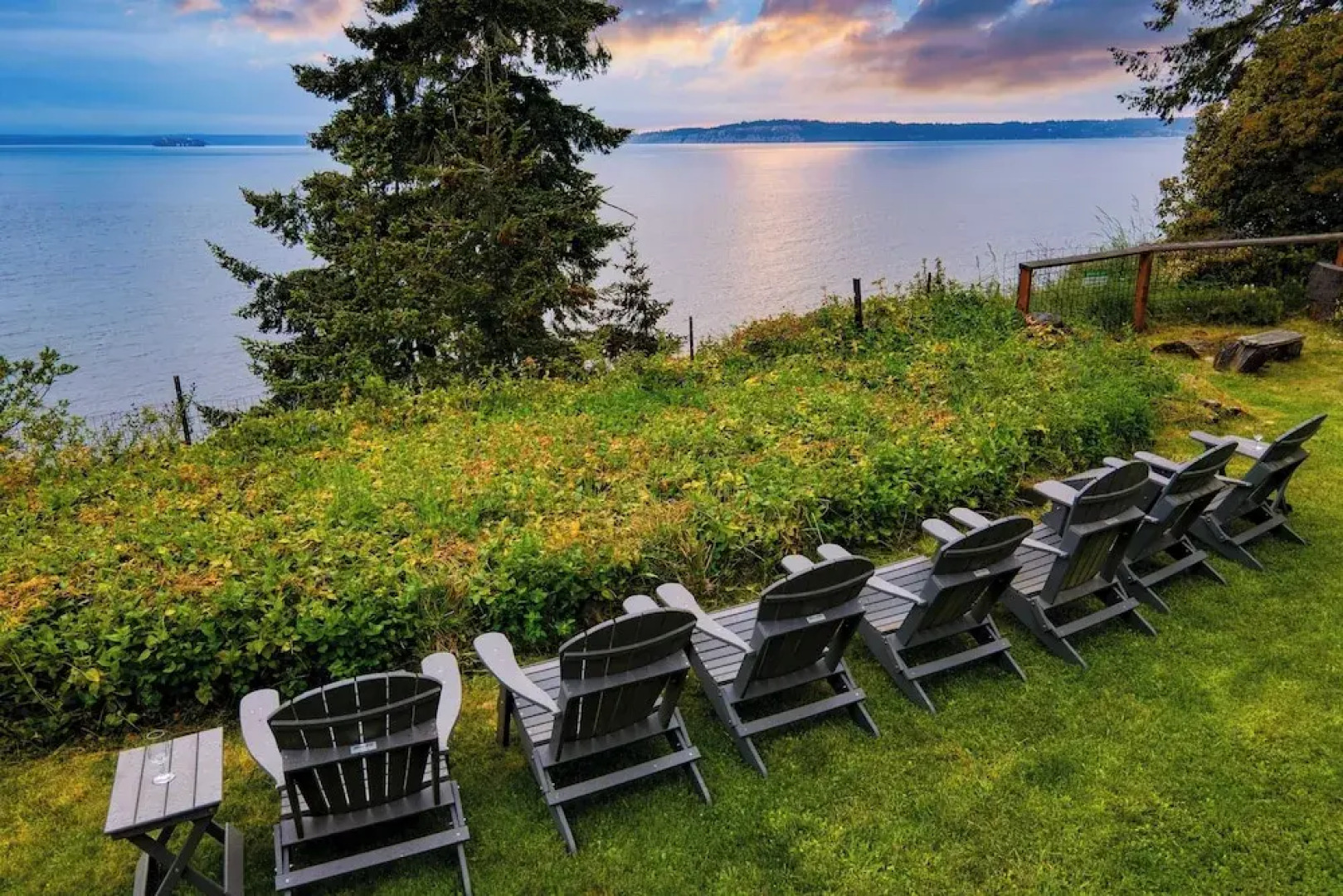 Maxwelton Aerie Bluffside Retreat w/ Sweeping Puget Sound Views + Firepit