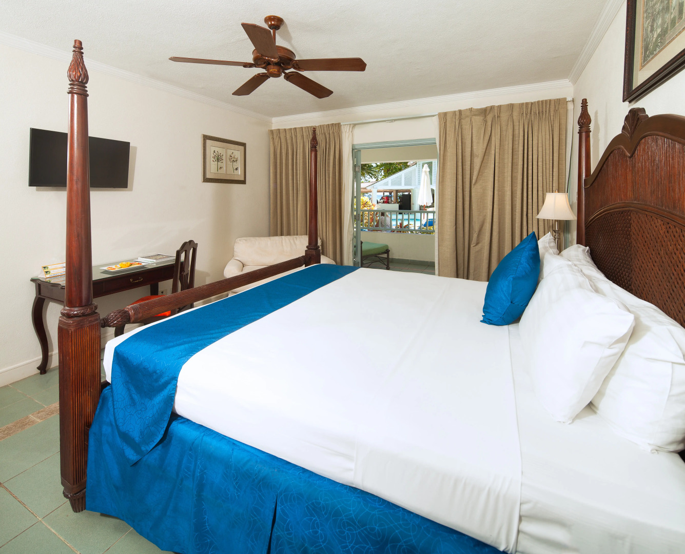 Savannah Beach Club Hotel