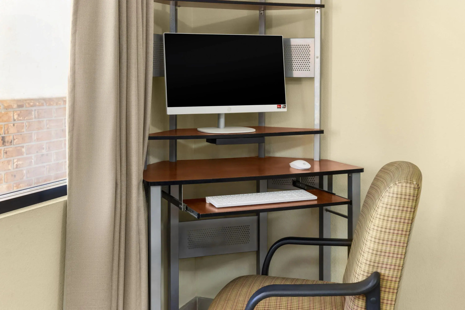 Howard Johnson by Wyndham Savannah GA