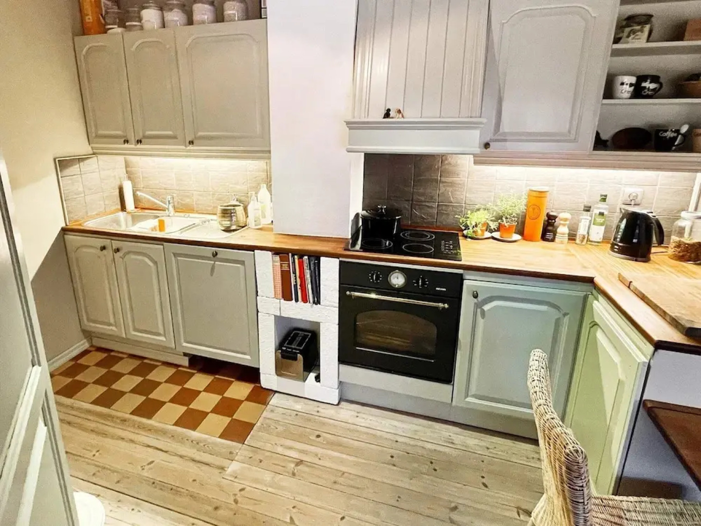 8 Person Holiday Home in Maloy-by Traum