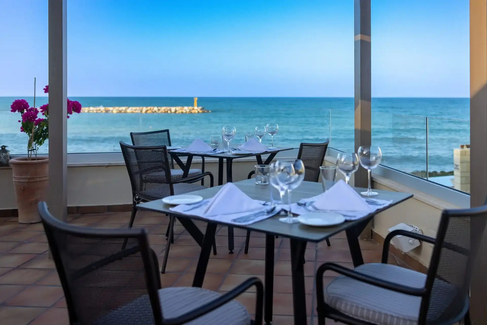 Giannoulis – Grand Bay Beach Resort - Adults Only