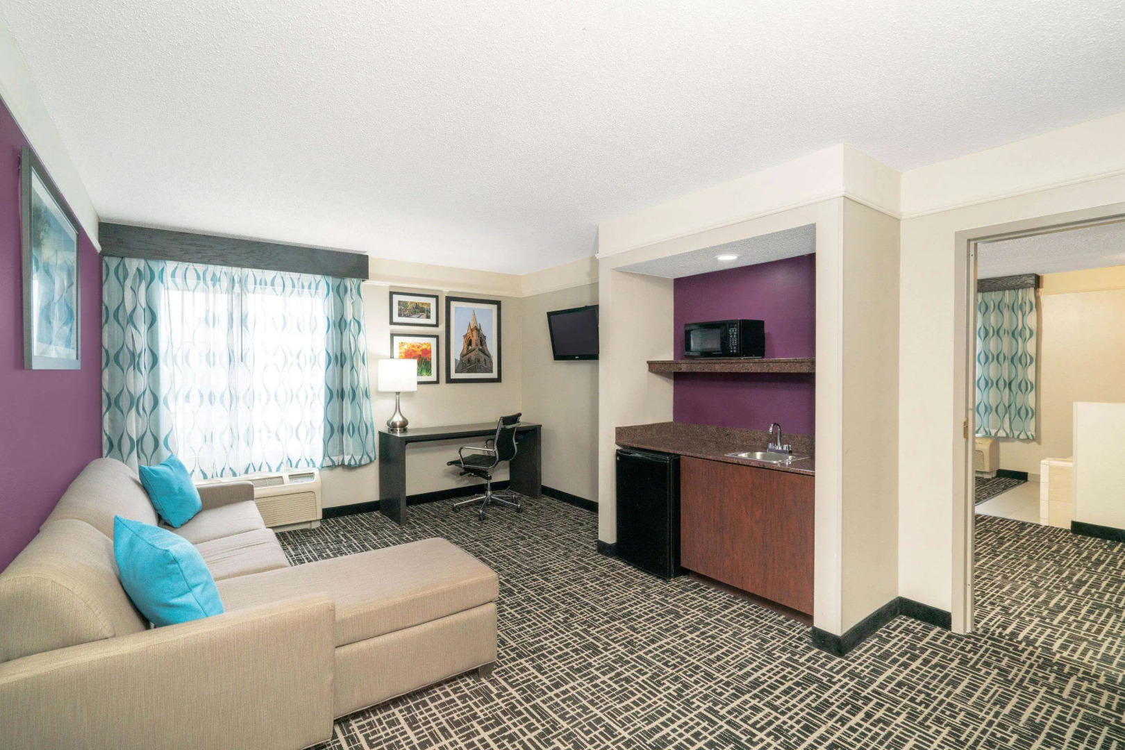 La Quinta Inn & Suites by Wyndham Latham Albany Airport